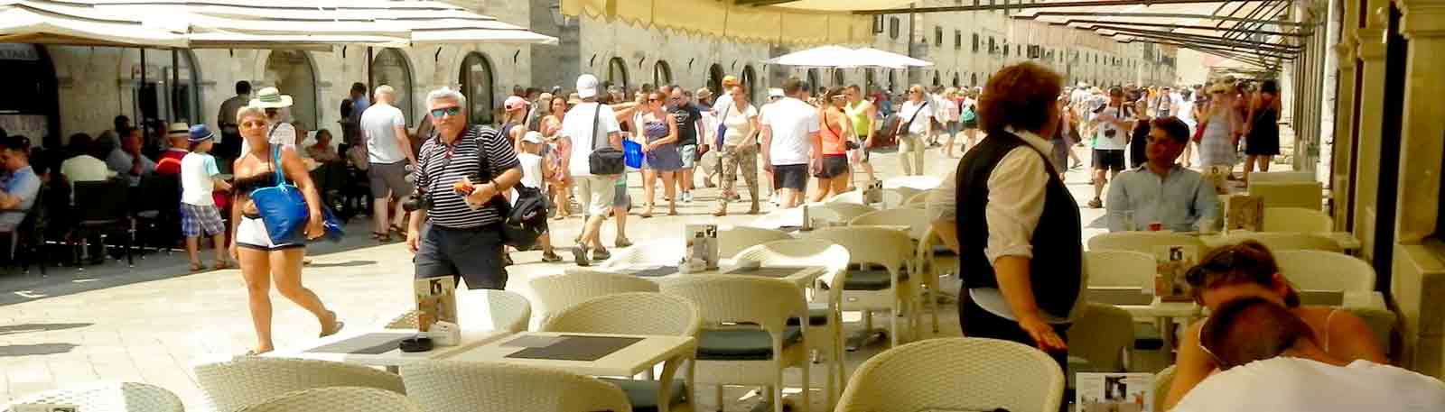 Photo by IQCruising of restaurant in the Placa in Dubrovnik cruise port