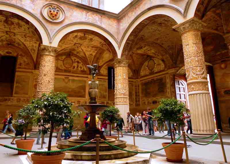 Palazzo Vecchio in Florence(Livorno cruise port destination) Photo of Palazzo Vecchio in Florence, (Livorno cruise port destination)