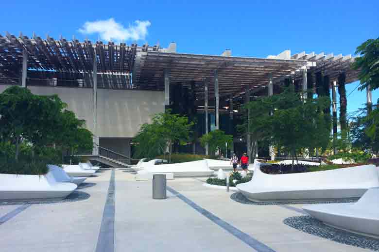 Pérez Art Museum Miami Cruise Port Photo of Pérez Art Museum in Miami
