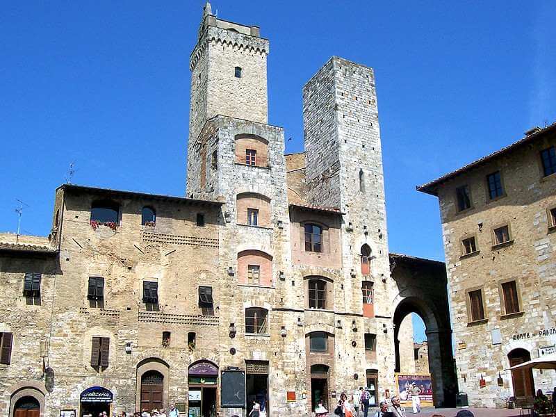 Photo of Piazza Cisterna in San Gimignano