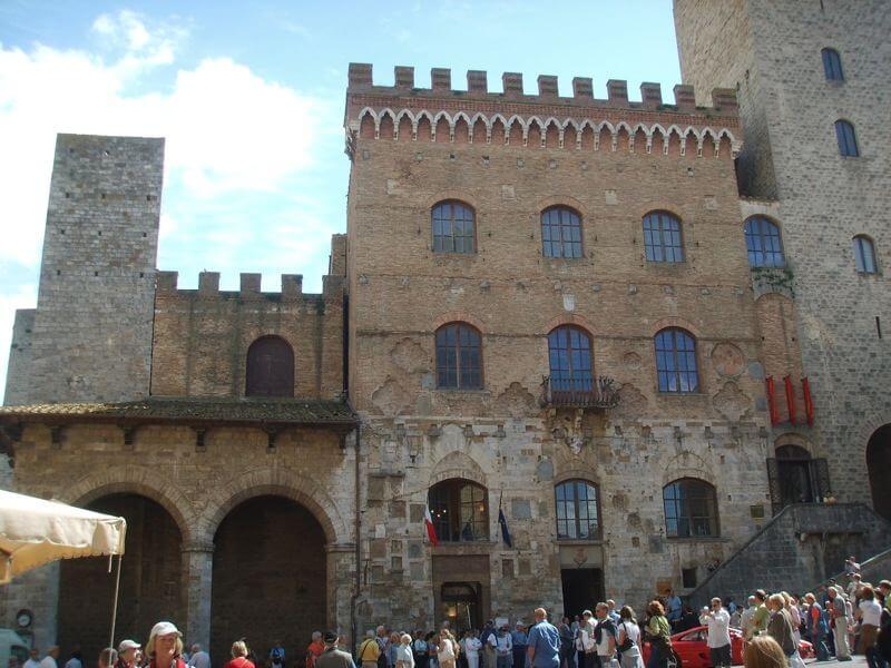 Photo of Piazza Duomo in San Gimignano